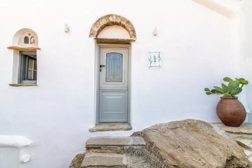 Фотография из галереи Livadi house Tinos patitiri в городе Káto Klísma