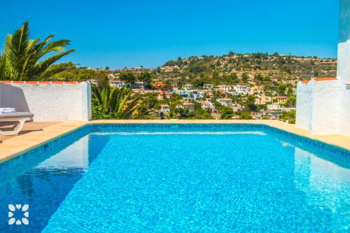 Bazén v ubytování Villa Geminis by Abahana Villas nebo v jeho okolí