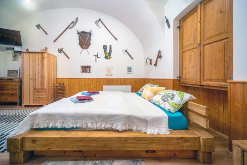 Postel nebo postele na pokoji v ubytování Kordé Apartman