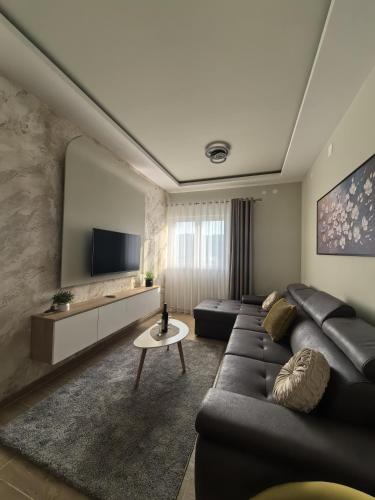 Sunny Hill - Parking - Fenced Garden - Luxury Loft