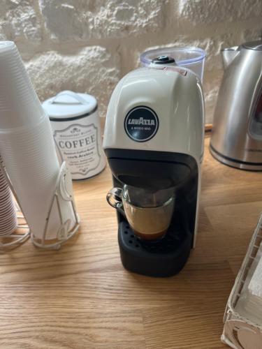 Kaffe- og tefaciliteter på Maison Chloe Perla Blanche