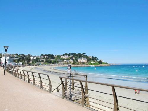 Résidence Le Casino - Appartement devant la plage vue mer parking privé MAE-6404