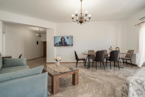 NEON 2BR Luxurious Central Apt Heraklion