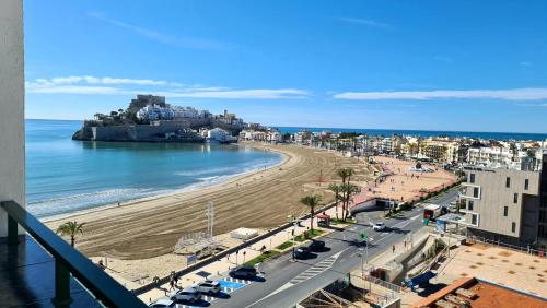 APARTAMENTO LOFT PRIMERA LÍNEA de playa, vistas altas mar y castillo