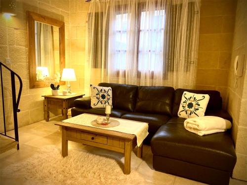 Gallery image of Farmhouse Grazzja with pool in Qala