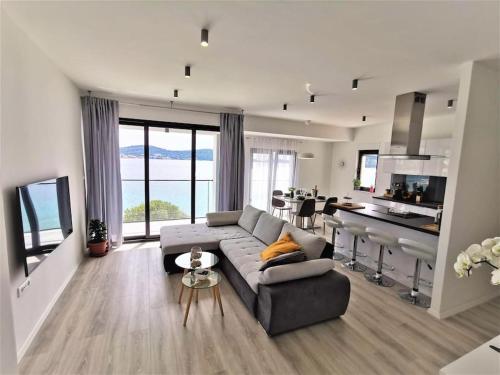 P1 Beachfront one bedroom apartment