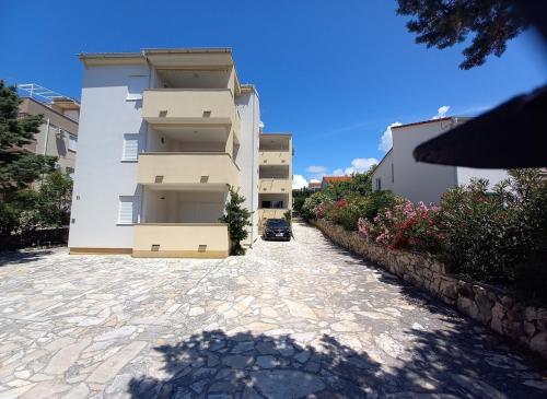 Apartments by the sea Novalja, Pag - 23121