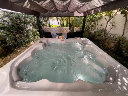 Φωτογραφία από το άλμπουμ του 2 Bedroom apartment with sea view σε Mandre