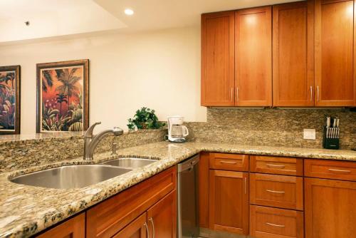 Køkken eller tekøkken på Ocean front remodeled corner unit w/ ac - sk234