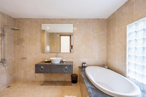 Ένα μπάνιο στο Kings Villas Sanur by Moria