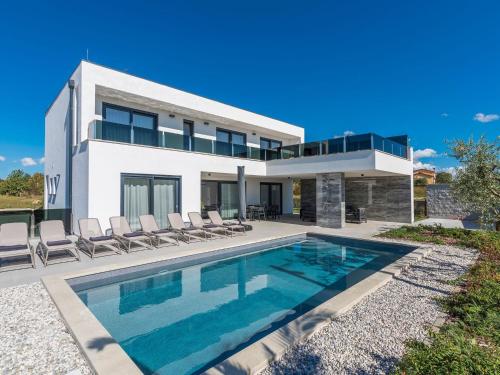 Villa in Novigrad with Pool and Sea Views
