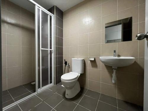 Koupelna v ubytování RAZAK NEW RESIDENCE KUALA LUMPUR KLCC VIEW