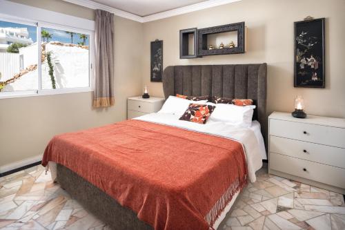 Casa Azul First line villa -Puerto Banus Golden Mile