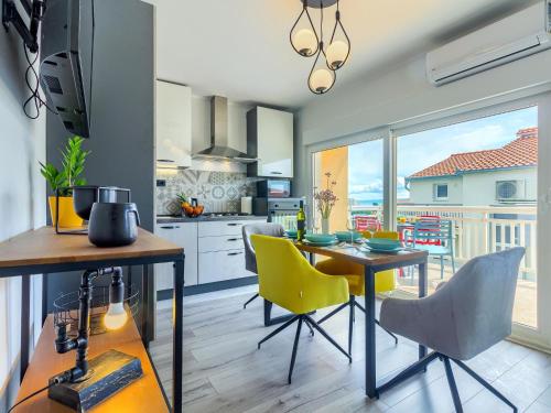 Sea-view apartment in Kastel