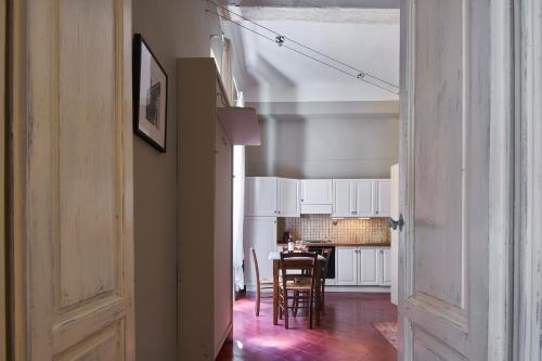 Charming & Authentic 1BR in Florence Historic Center, Near the Duomo
