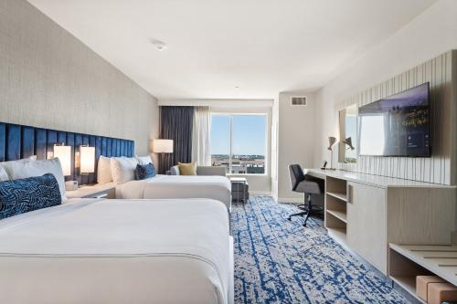 Postel nebo postele na pokoji v ubytování EVEN Hotel Austin Uptown near the Domain by IHG