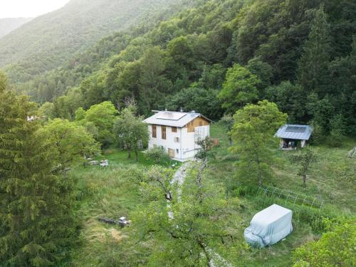 Φυσικό τοπίο κοντά σε αυτή η παραθεριστική κατοικία
