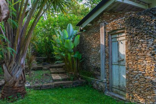 Κήπος έξω από το Sakya Yoja Villa