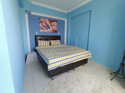 havalimanı ve lara plaj yakın. 1+1 daire