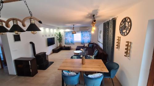 Big apartmant with free parking