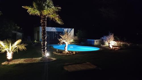 Kolam renang di atau dekat dengan Appartement dans les vignobles