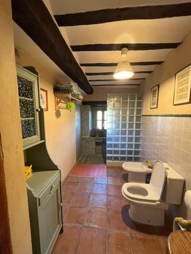 Ένα μπάνιο στο Apaizetxea, caserío en entorno rural entre Bilbao y Vitoria-Gasteiz