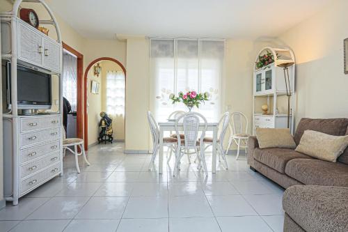 LTIORAL COSTA DORADA - CASA MERCURI Only families