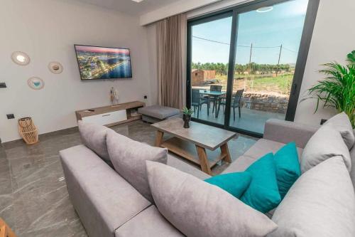 Gallery image of Aurora 3 - Family Comfort near the beach in Marmari