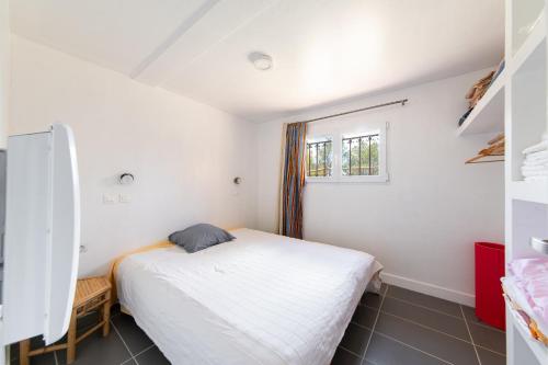 Postel nebo postele na pokoji v ubytování Barjols - Appt pour 4 avec grand jardin