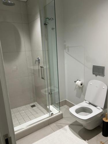 Ένα μπάνιο στο Thando's Luxury Stays at Ellipse, Waterfall