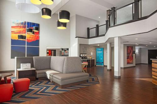 Hampton Inn Phoenix Airport North Image