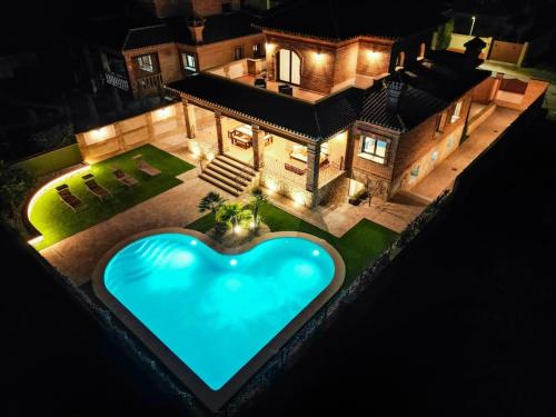 Πισίνα στο ή κοντά στο Luxe Experience Toledo * Pool * BBQ * Billar