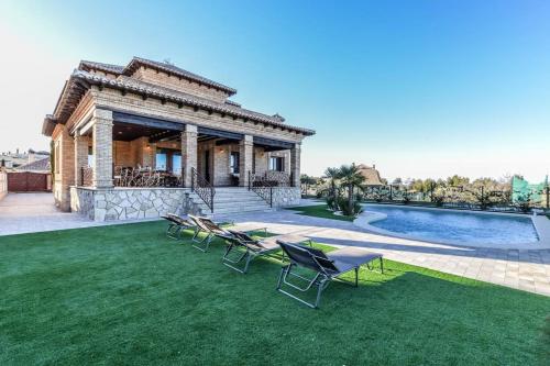 Πισίνα στο ή κοντά στο Luxe Experience Toledo * Pool * BBQ * Billar