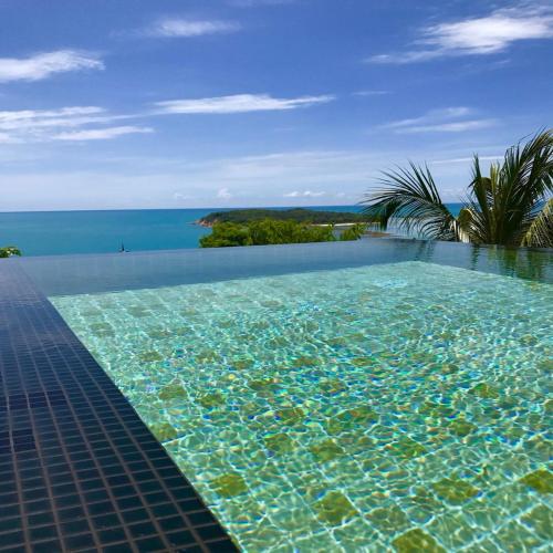 Πισίνα στο ή κοντά στο Bhundhari Residence Koh Samui