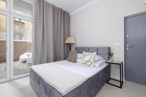 Studio Apartment With Terrace -Starowślna 43