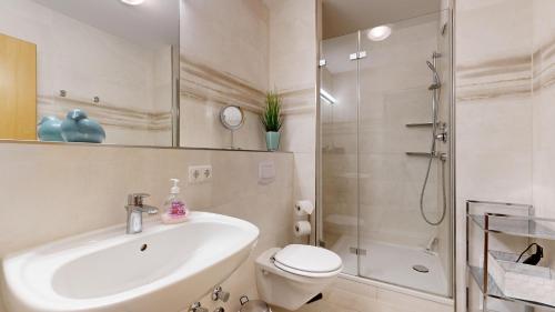Koupelna v ubytování strandnahe FeWo mit Balkon,Residenz Bel Vital 15