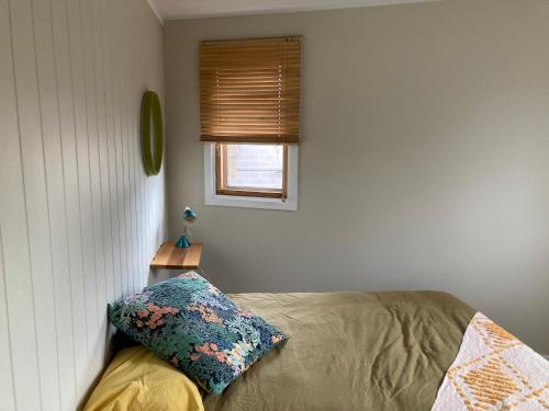 Giường trong phòng chung tại Preston Accommodation- beautiful quiet room