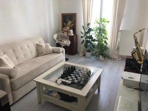 Upper West Side XVI Golden Triangle Cozy Flat