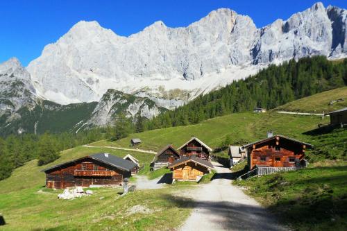 Un paisaje natural cerca del chalet de montaña