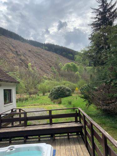 Billede fra billedgalleriet på Captivating 5-Bed Cottage with private hot tub i Spean Bridge