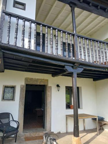 Balkoni atau teres di San Juan de Duz, Colunga