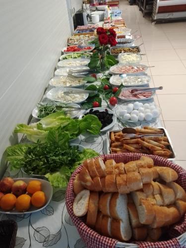 Makanan di atau berdekatan hotel