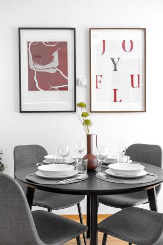 Фотография из галереи Stylish Apartment - Free Parking, Cinema, by Gravity Prague в Праге