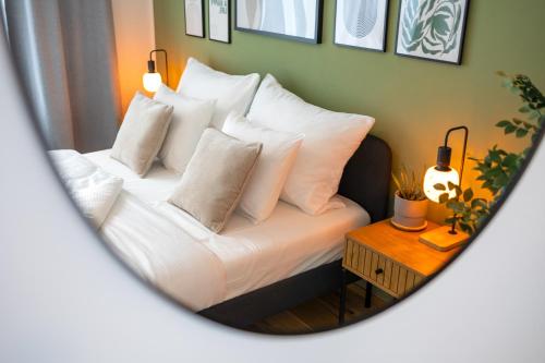 Гостиная зона в Stylish Apartment - Free Parking, Cinema, by Gravity Prague