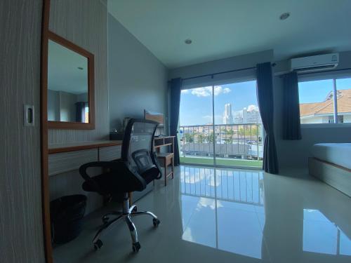 Afbeelding uit fotogalerij van ZEN Hotel Patong Beach -ex- miami Production in Patong Beach