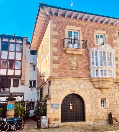 ホテルが所在する建物