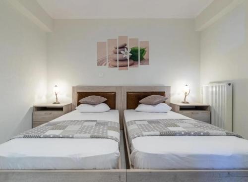 LeisureNest Villa Pefkochoriにあるベッド