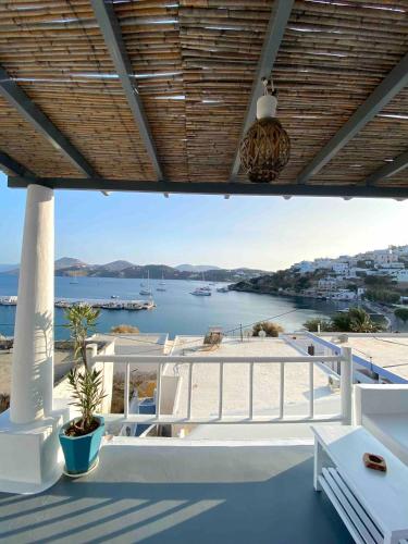 a balcony with a view of the water at Bella Vista in Panteli