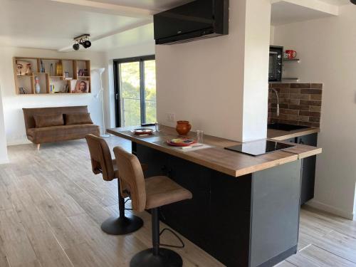 Η κουζίνα ή μικρή κουζίνα στο Loft dans les Collines de l'Estaque