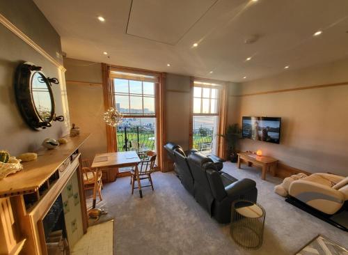 Galeriebild der Unterkunft Sunset Point Apts - Aqua Therapy Suite in Margate